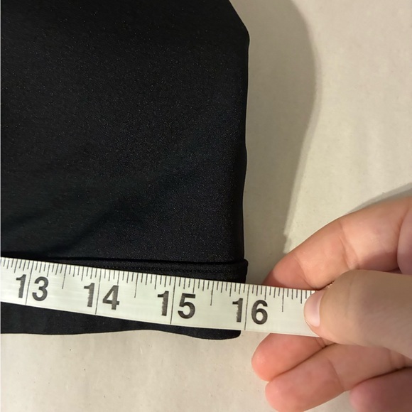 LIVI‎ Active Sports Bra Black Sz 18 Paddad Strappy Sholder Workout - Picture 5 of 5